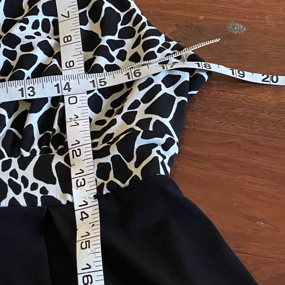 En Focus Black White Animal Print Dress V Neck sz 14 sleeveless spandex tie back - Picture 7 of 12